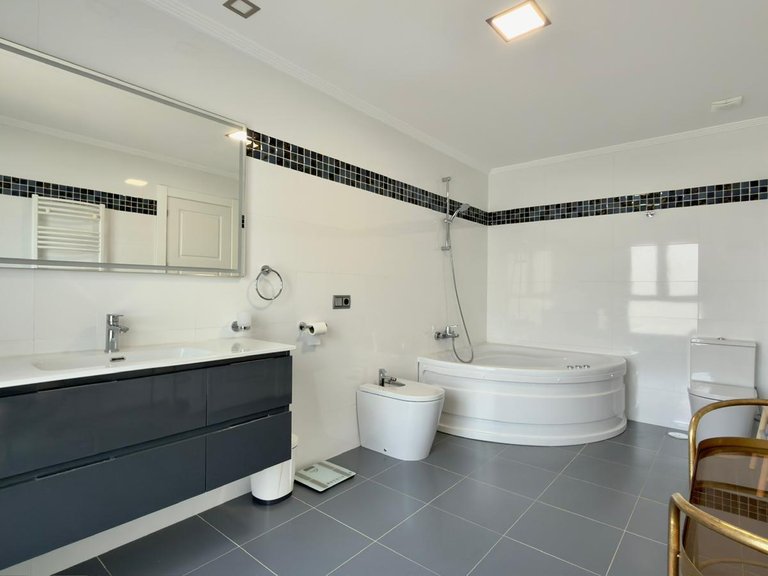 Apartment for Sale in Villajoyosa, Alicante 9