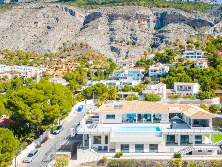 Villa for Sale in Altea, Alicante 2