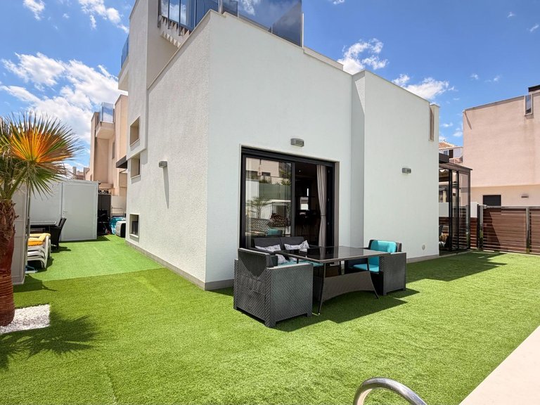 Villa for Sale in Torrevieja, Alicante 2