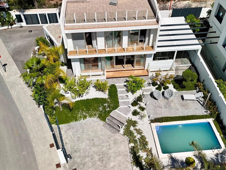 Villa for Sale in La Nucía, Alicante 10