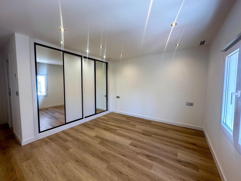 Apartment for Sale in Alicante, Alicante 11
