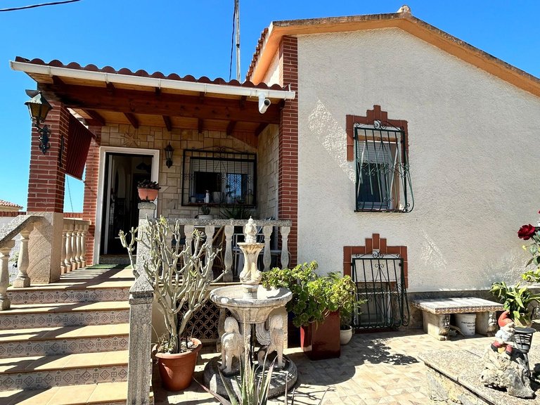 Villa for Sale in La Nucía, Alicante 1