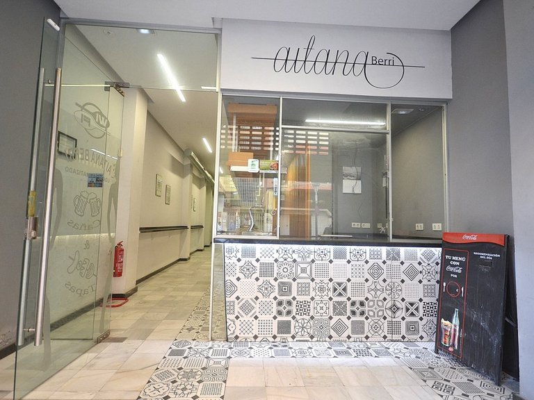 Commercial for Sale in Torrevieja, Alicante 10