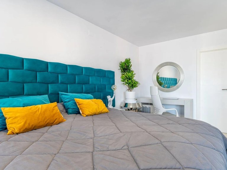 Apartment for Sale in Alicante, Alicante 11