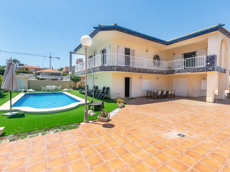 Villa for Sale in Orihuela Costa, Alicante 3
