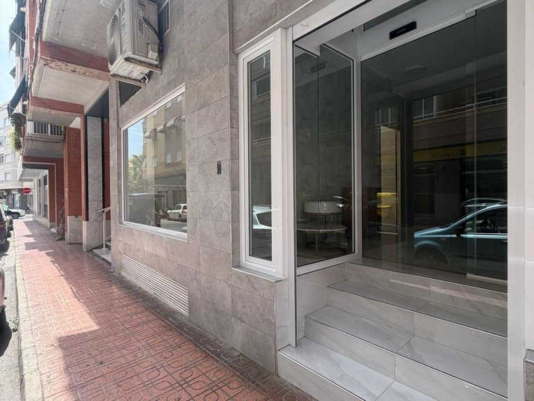 Commercial for Sale in Torrevieja, Alicante 2