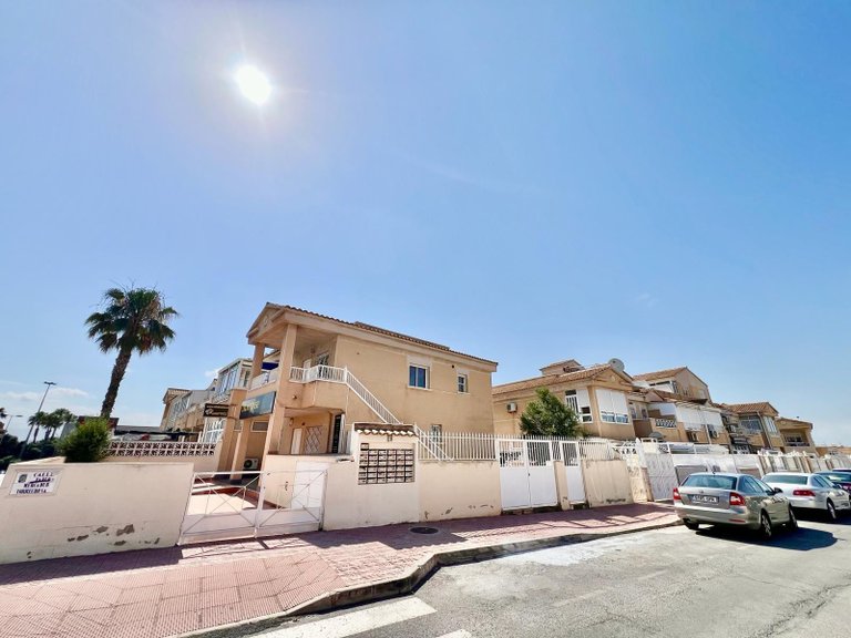 Villa for Sale in Torrevieja, Alicante 2