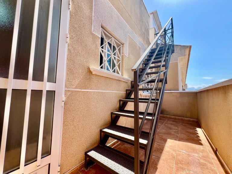 Villa for Sale in Torrevieja, Alicante 28