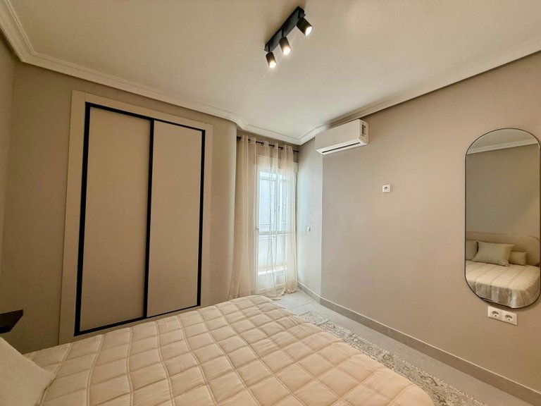 Apartment for Sale in Torrevieja, Alicante 28