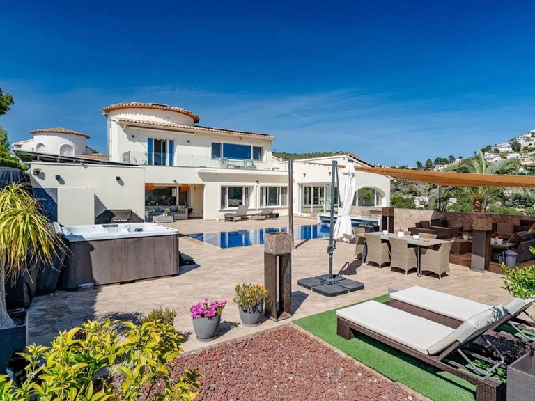 Villa for Sale in Moraira, Alicante 3