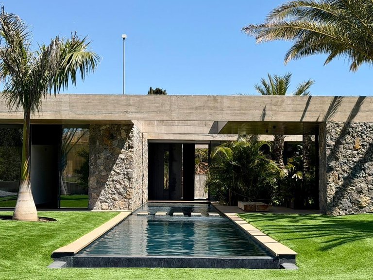 Villa for Sale in Alicante, Alicante 1