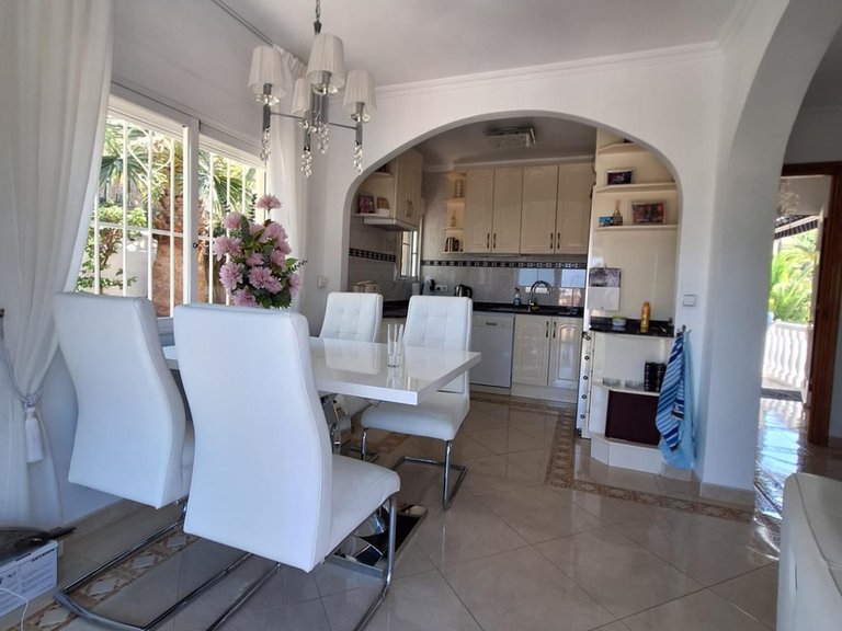 Villa for Sale in La Nucía, Alicante 9