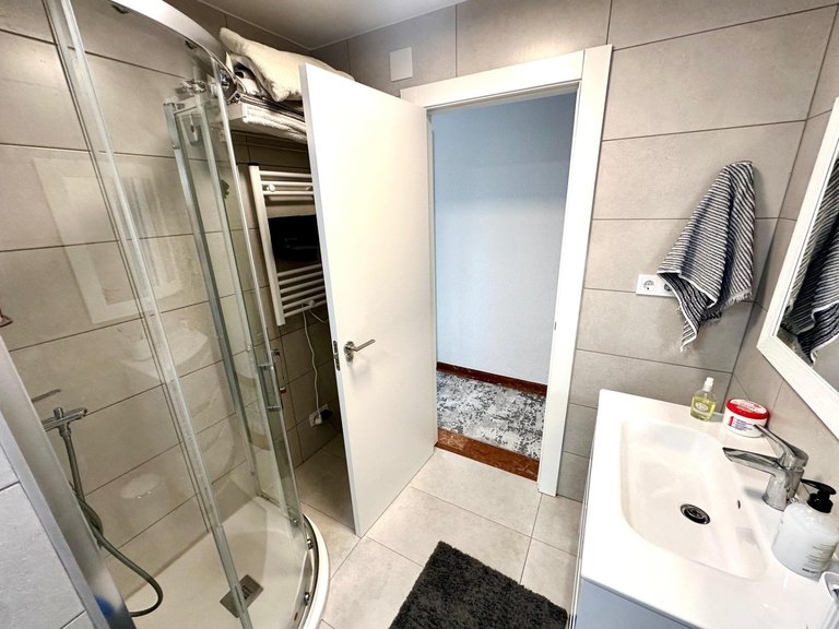 Apartment for Sale in Alicante, Alicante 11