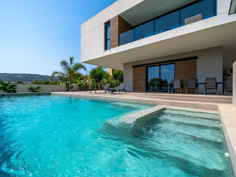 Villa for Sale in Alicante, Alicante 1