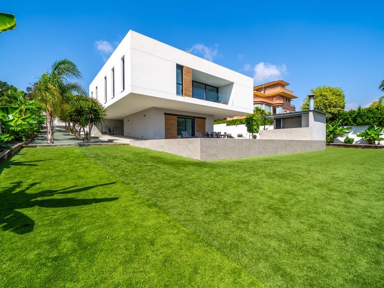 Villa for Sale in Alicante, Alicante 2
