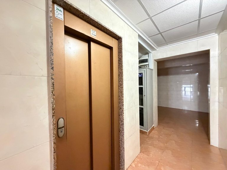 Apartment for Sale in Torrevieja, Alicante 40