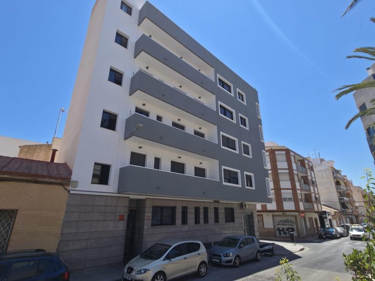 Apartment for Sale in Torrevieja, Alicante 32