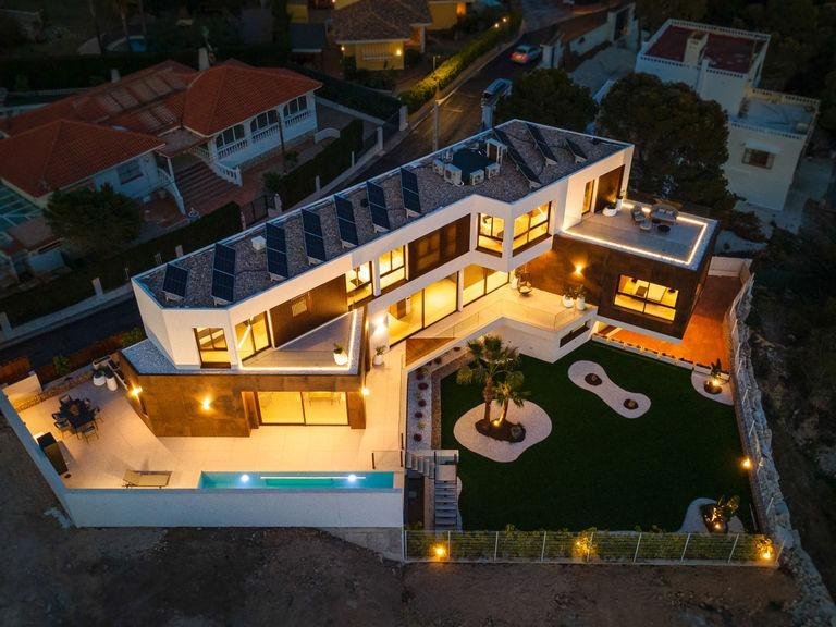Villa for Sale in Benidorm, Alicante 3