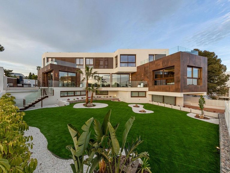 Villa for Sale in Benidorm, Alicante 8