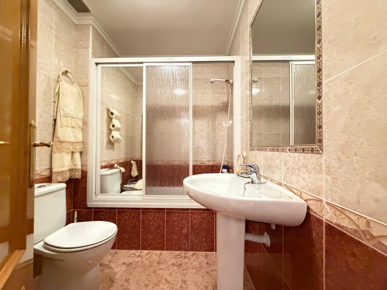 Apartment for Sale in Torrevieja, Alicante 32