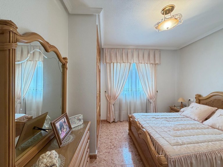 Apartment for Sale in Torrevieja, Alicante 41