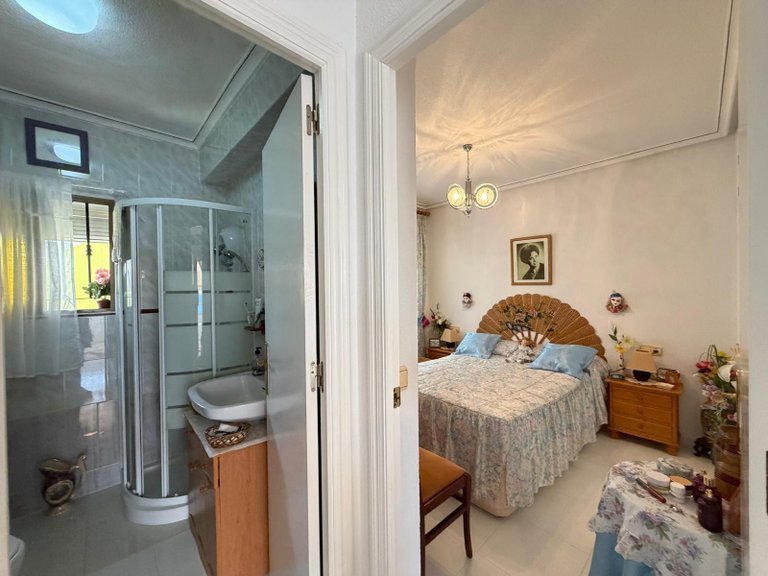 Villa for Sale in Torrevieja, Alicante 23