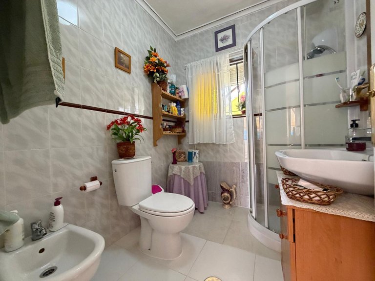 Villa for Sale in Torrevieja, Alicante 28