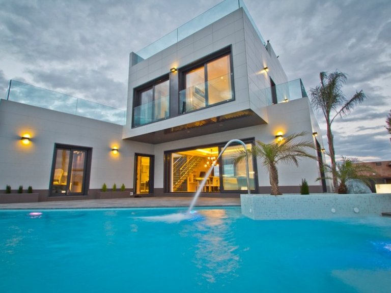 Villa for Sale in Orihuela Costa, Alicante 1