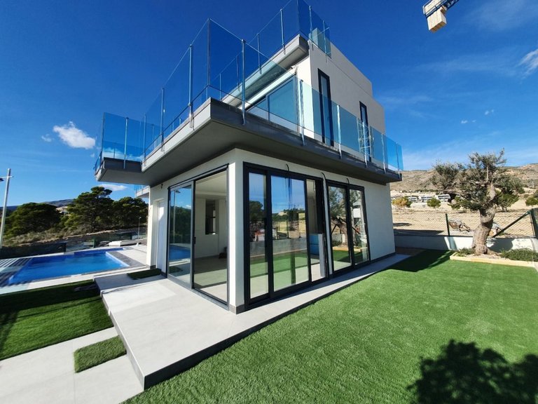 Villa for Sale in Finestrat, Alicante 1