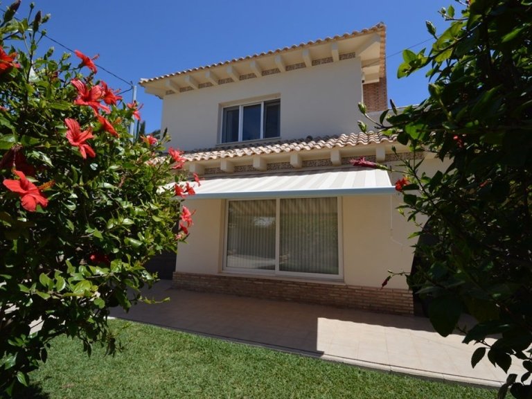 Villa for Sale in Cabo Roig, Alicante 5