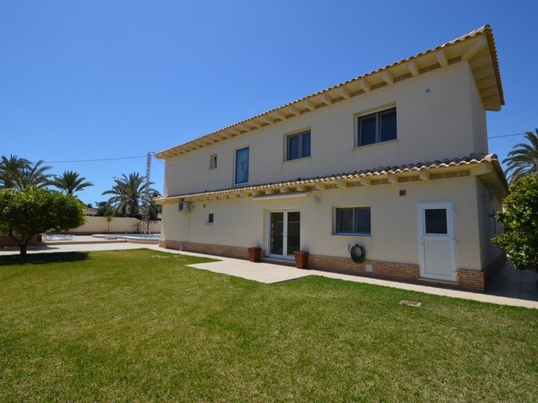 Villa for Sale in Cabo Roig, Alicante 6