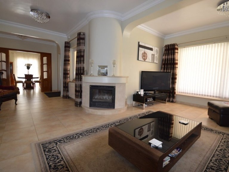 Villa for Sale in Cabo Roig, Alicante 9