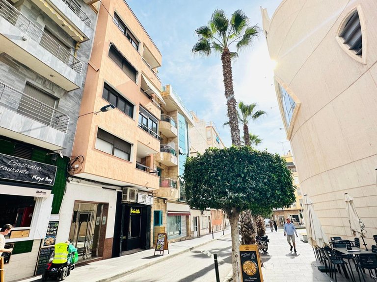 Apartment for Sale in Costa Blanca Torrevieja, Alicante 33