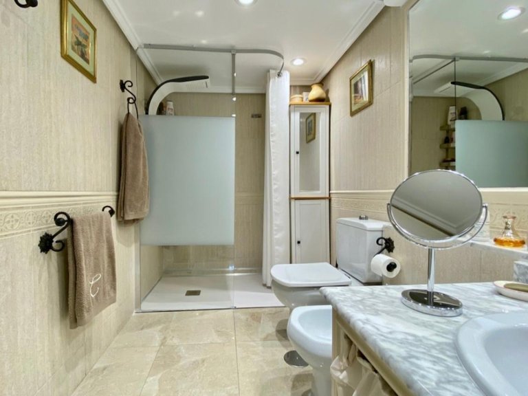 Apartment for Sale in Costa Blanca Torrevieja, Alicante 22