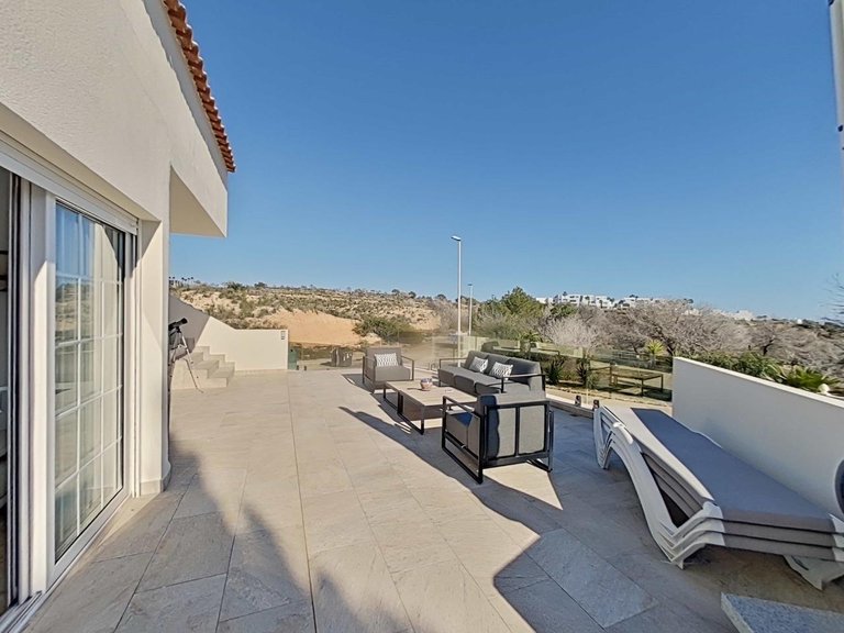 Villa for Sale in Orihuela Costa, Alicante 7