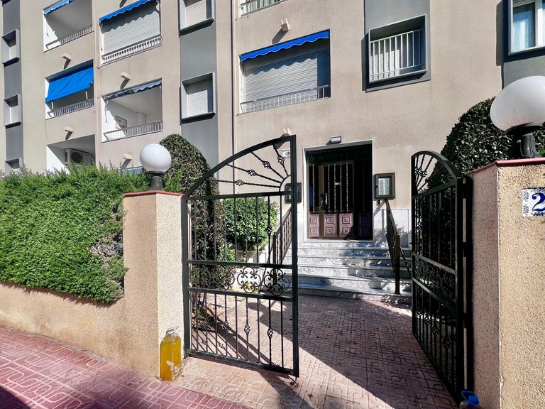 Apartment for Sale in Torrevieja, Alicante 38