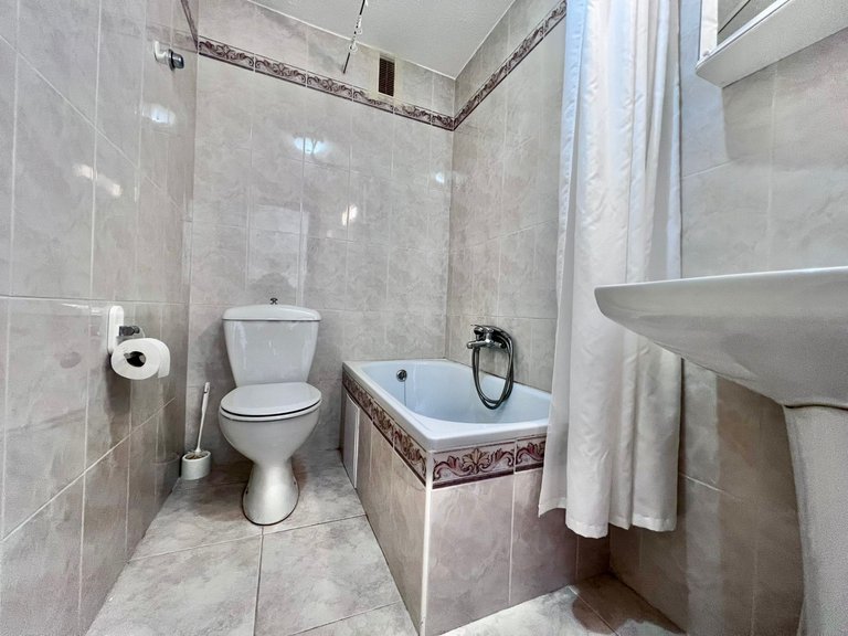 Apartment for Sale in Torrevieja, Alicante 15