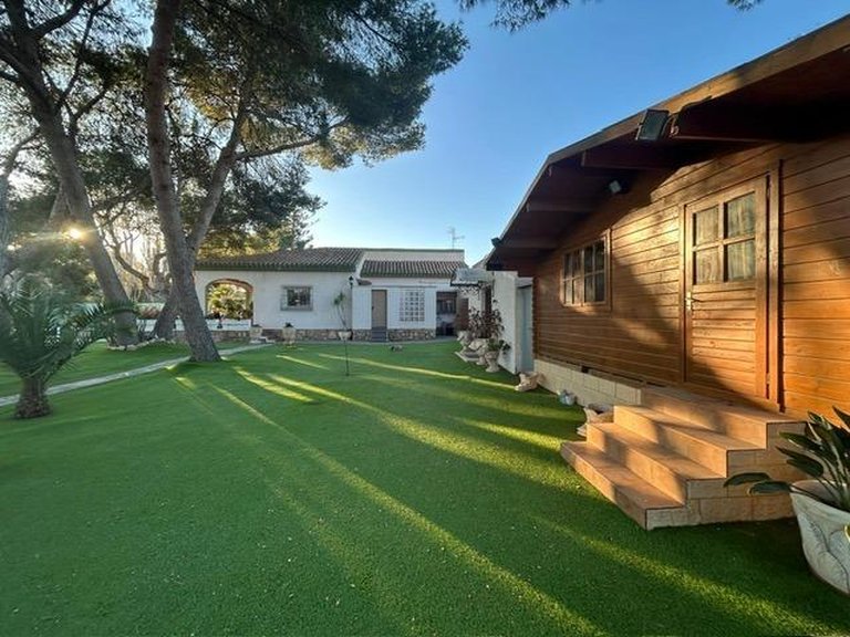 Villa for Sale in Campoamor, Alicante 11