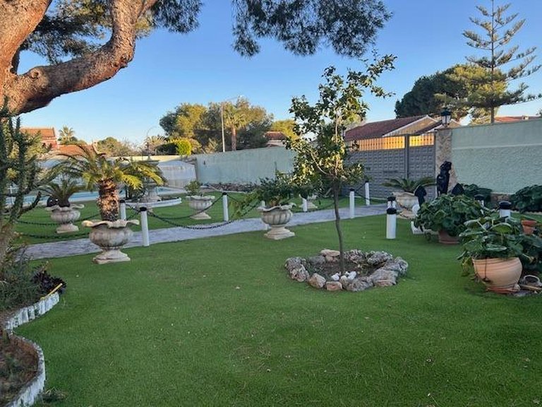 Villa for Sale in Campoamor, Alicante 25