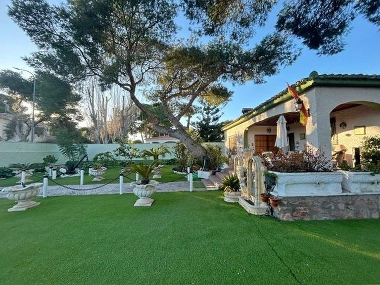 Villa for Sale in Campoamor, Alicante 6