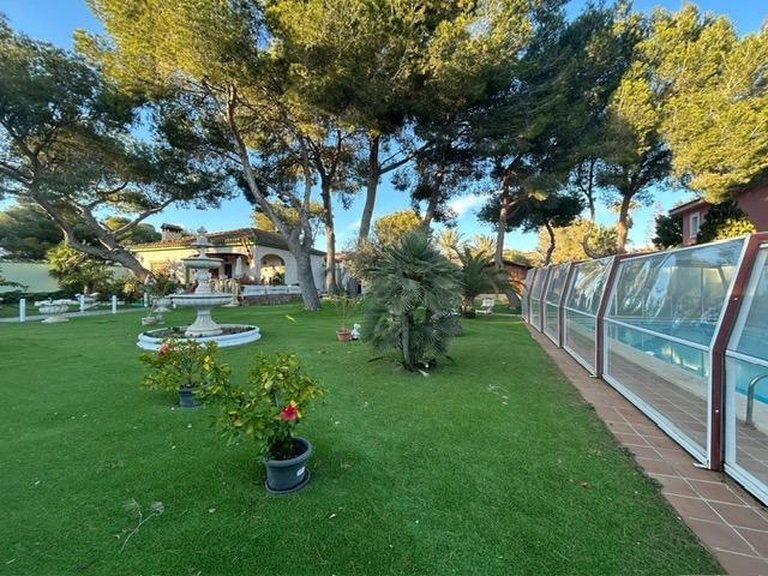 Villa for Sale in Campoamor, Alicante 9