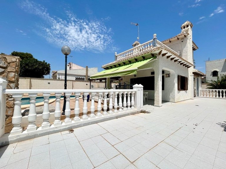 Villa for Sale in Orihuela Costa, Alicante 2