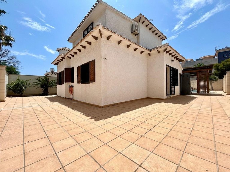 Villa for Sale in Orihuela Costa, Alicante 24