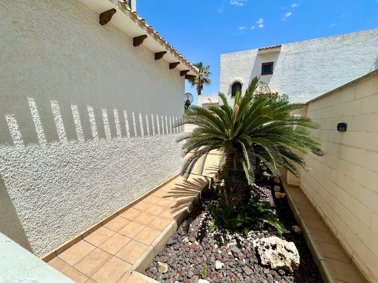 Villa for Sale in Orihuela Costa, Alicante 28