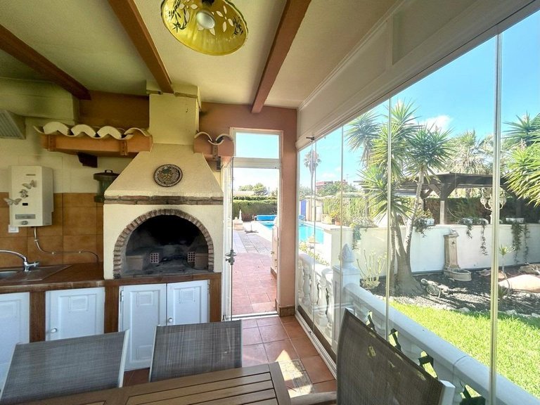 Villa for Sale in Cabo Roig, Alicante 41