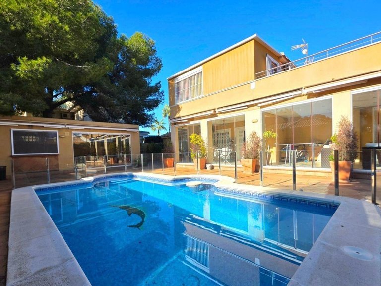 Villa for Sale in Campoamor, Alicante 32