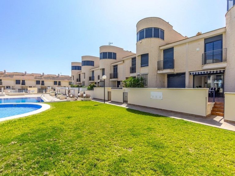 Town House for Sale in Cabo Roig, Alicante 25