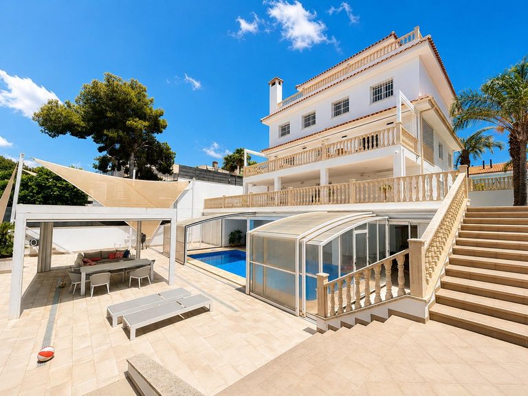 Villa for Sale in Campoamor, Alicante 1