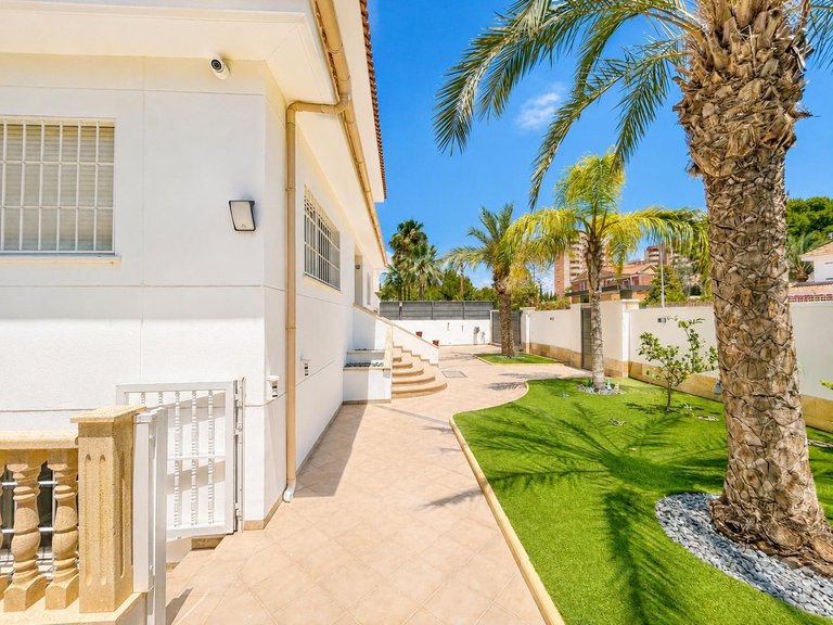 Villa for Sale in Campoamor, Alicante 22
