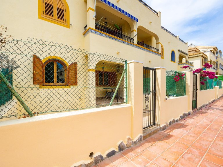 Villa for Sale in Torrevieja, Alicante 2